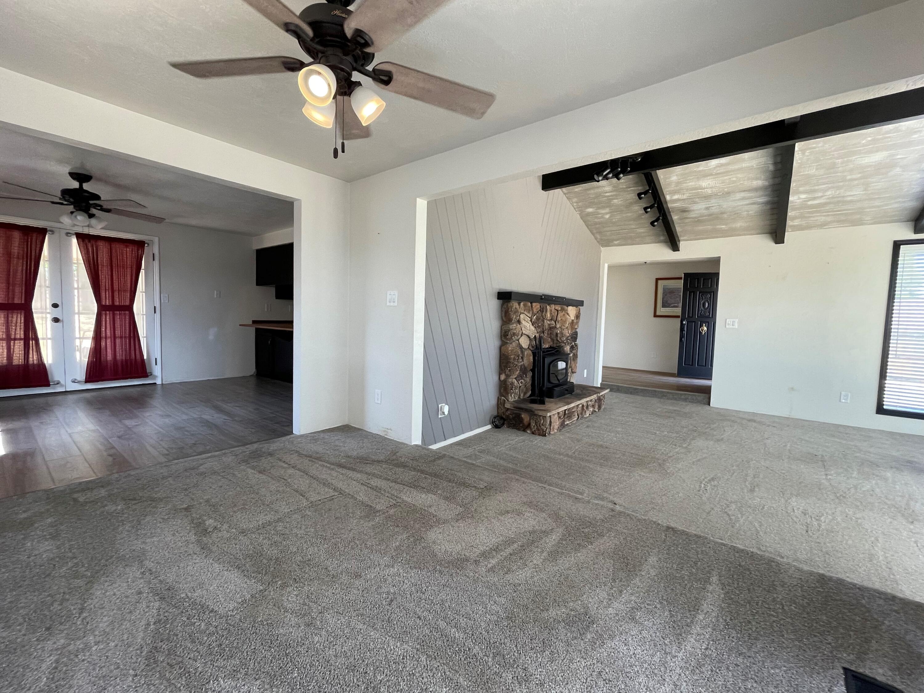 713 Pierce Road Medford, OR 97504 - Photo 10 of 25 living room 5