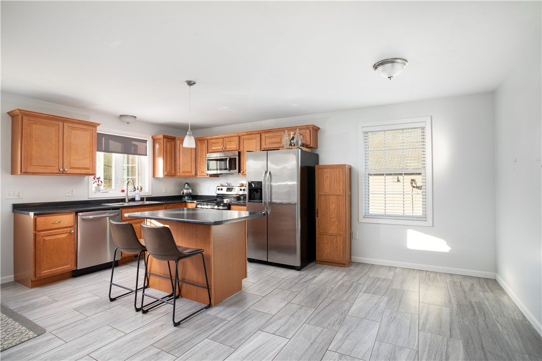 29 Frederick Street Fall River, MA 02721 - Photo 4 of 29