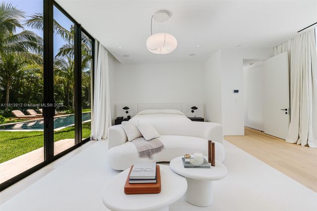 $15,660,000 | 4820 Southwest 86th Terrace, Miami, FL 33143