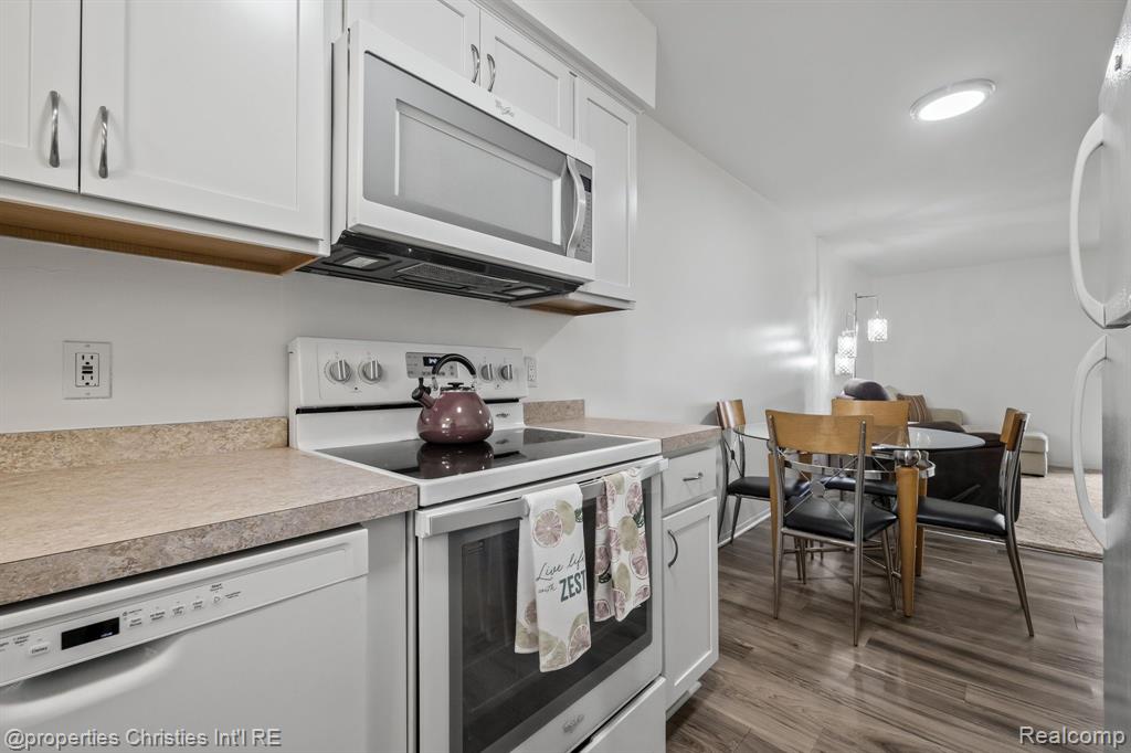 23414 Middlebelt Road Farmington, MI 48336 - Photo 10 of 19