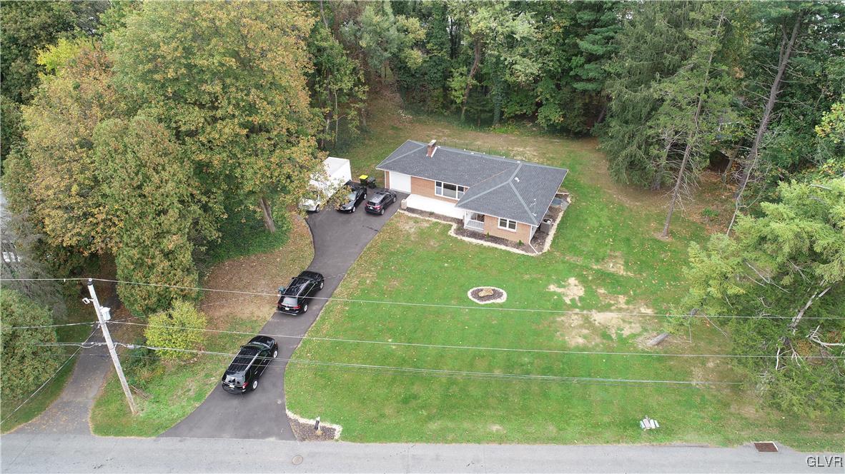 3883 East Hopewell Road Center Valley, PA 18034 - Photo 4 of 25 Gallery Image 4
