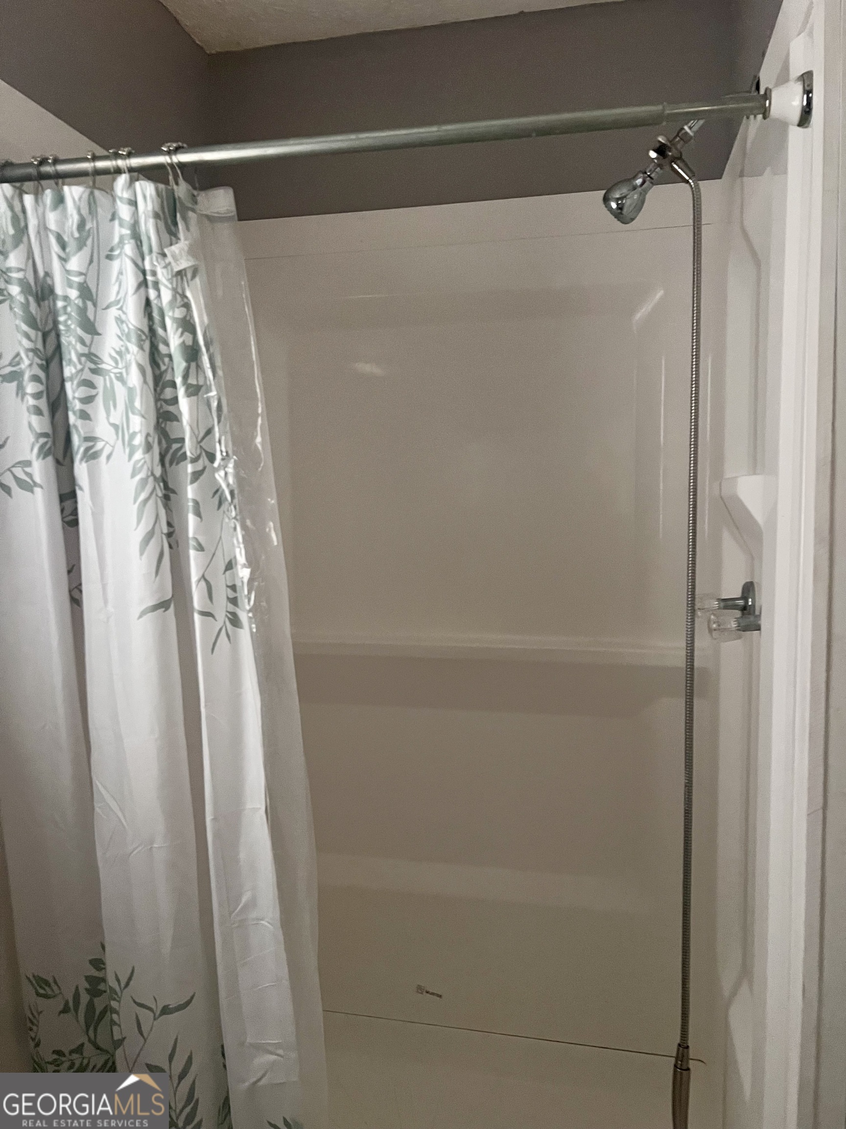 150 West P Lowery Road Eastman, GA 31023 - Photo 34 of 36 Master Bathroom