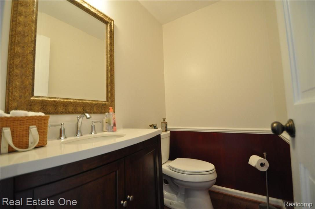 1815 Jason Circle Rochester, MI 48306 - Photo 18 of 39 21.JPG
