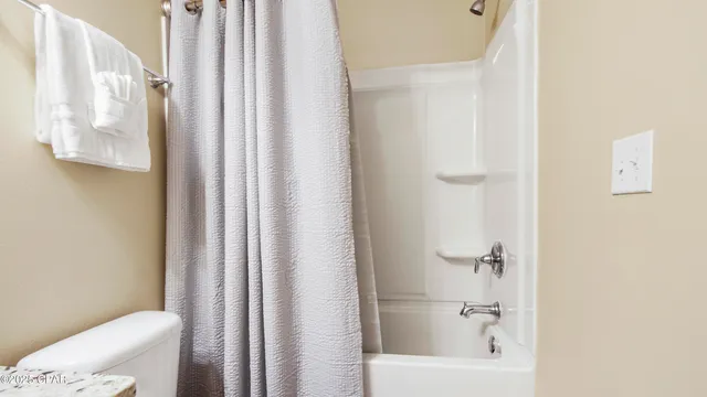 $2,200 | 7467 Shadow Lake Drive, Panama City Beach, FL 32407