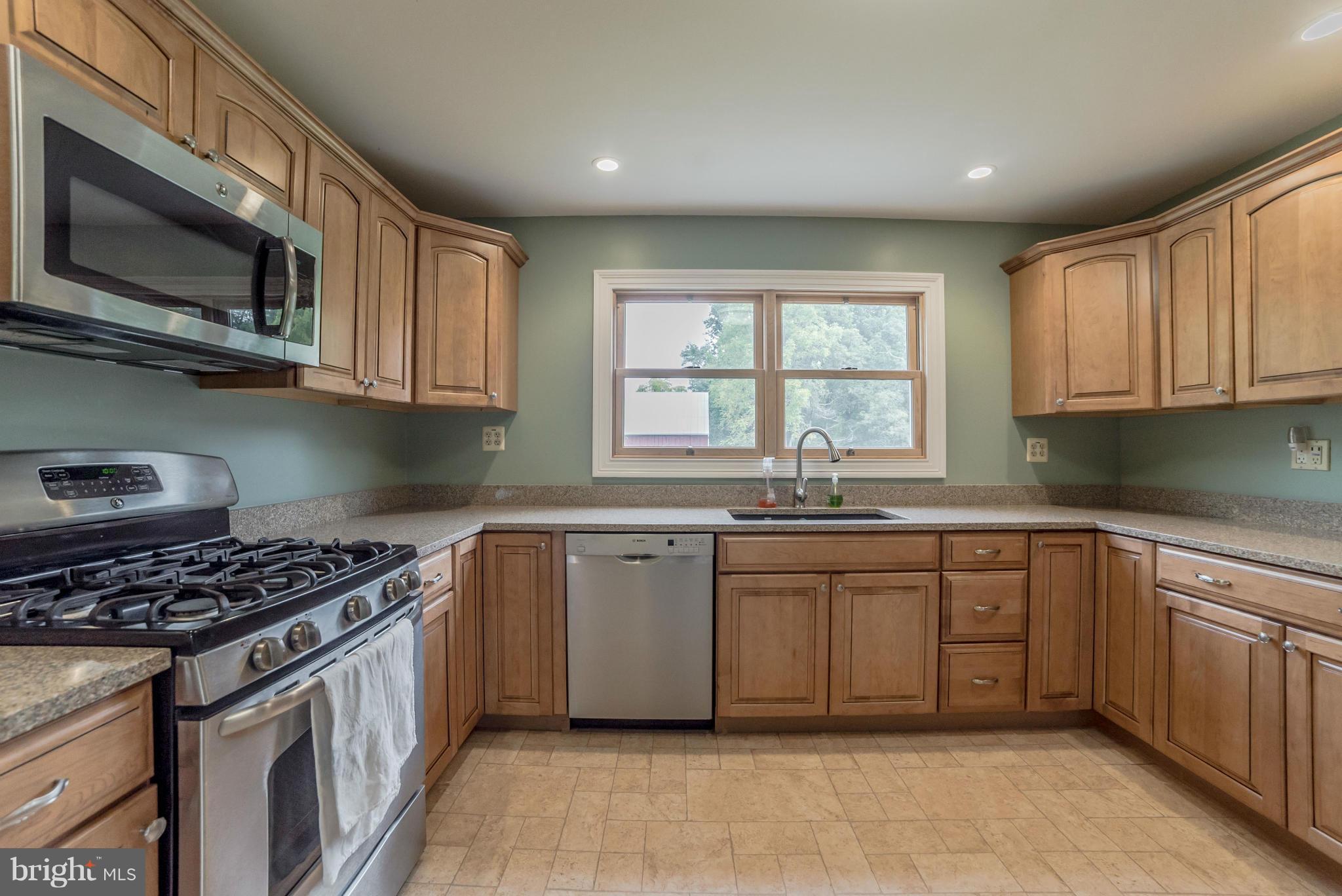 6128 Fishers Station Road Lothian, MD 20711 - Photo 12 of 30 Kitchen