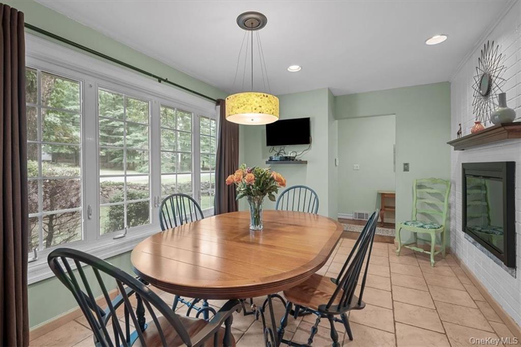28 River Road Suffern, NY 10901 - Photo 5 of 31