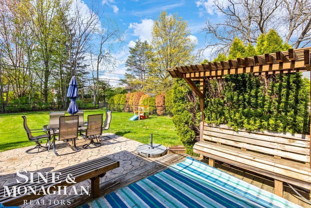 1075 Hawthorne Road Grosse Pointe, MI 48236 - Photo 30 of 39