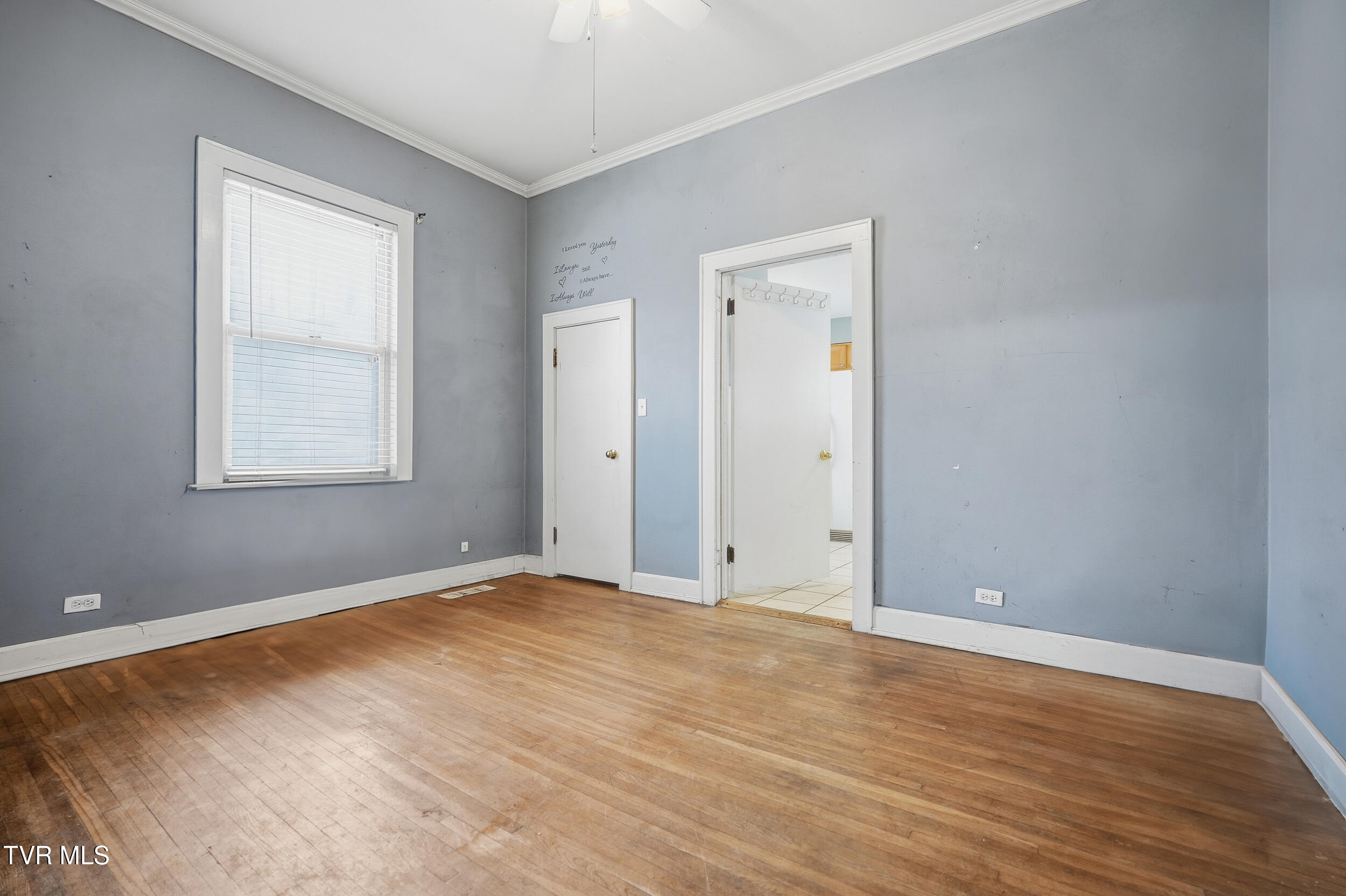 1736 Main Avenue Southwest Norton, VA 24273 - Photo 11 of 39 IMG_0954