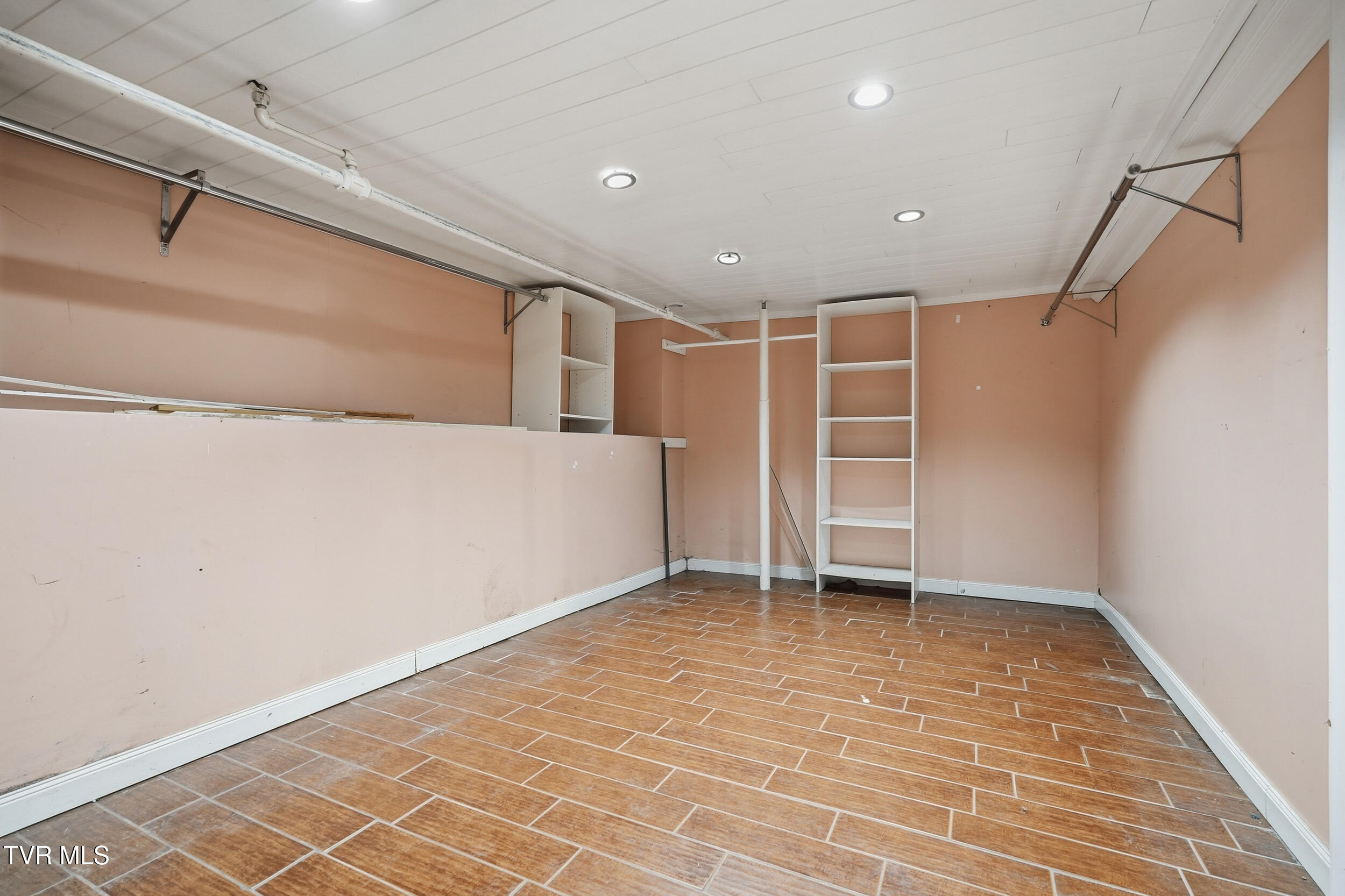 1736 Main Avenue Southwest Norton, VA 24273 - Photo 18 of 39 IMG_0961