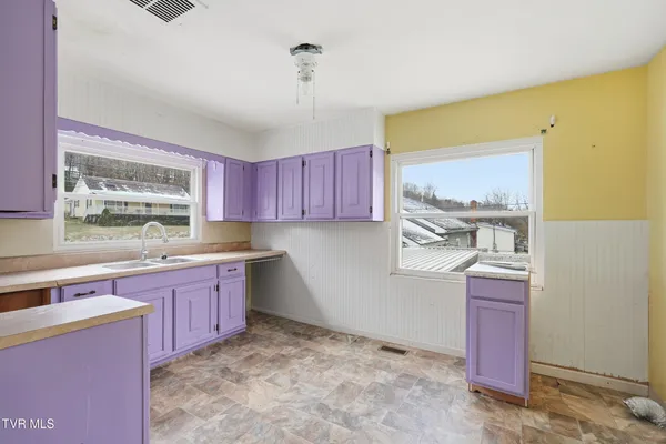 $169,000 | 1736 Main Avenue Southwest, Norton, VA 24273