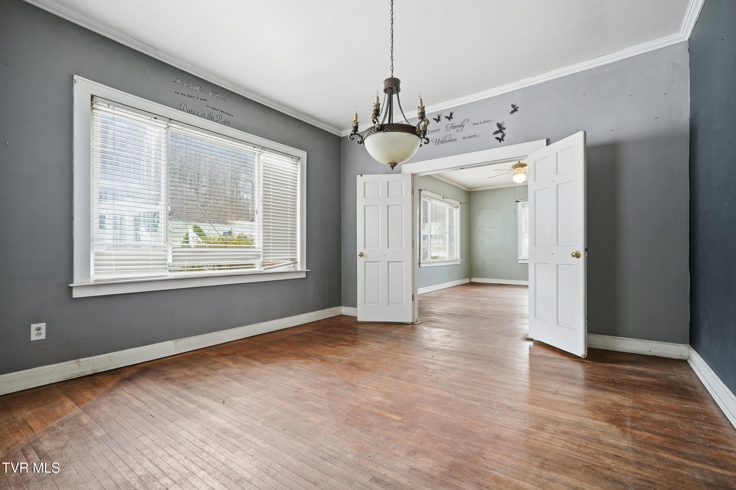 1736 Main Avenue Southwest Norton, VA 24273 - Photo 7 of 39 IMG_0950