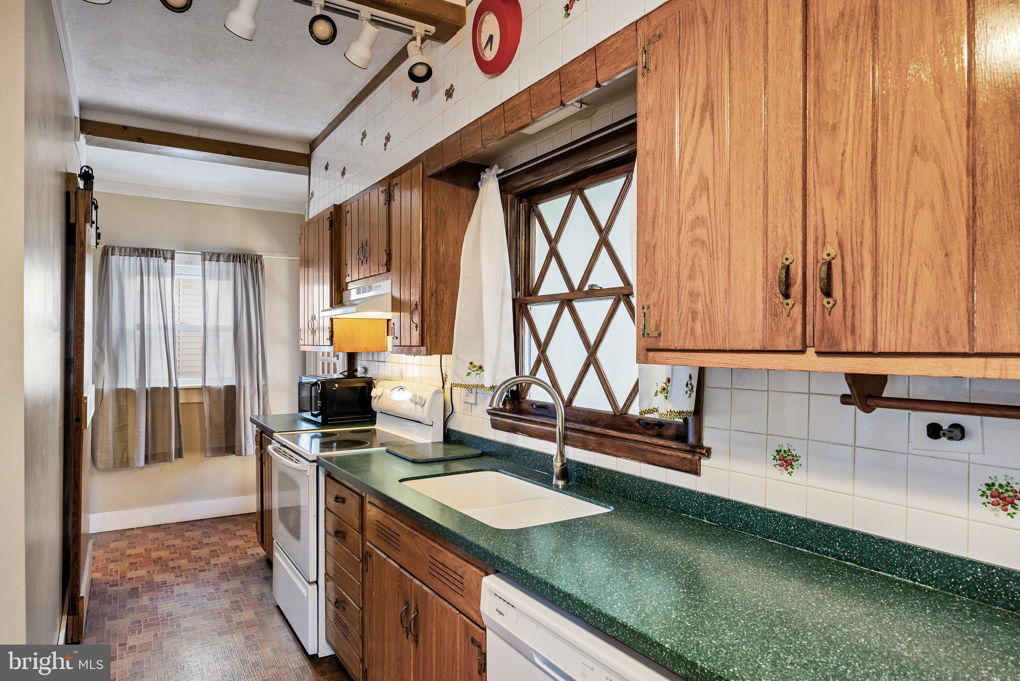 116 Lippincott Avenue Riverside, NJ 08075 - Photo 14 of 34 Kitchen