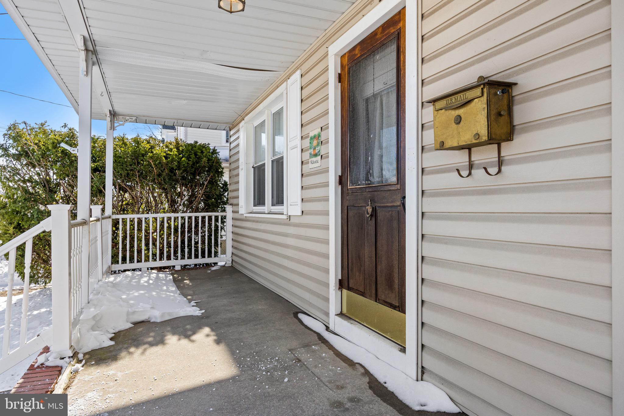116 Lippincott Avenue Riverside, NJ 08075 - Photo 4 of 34 Front porch