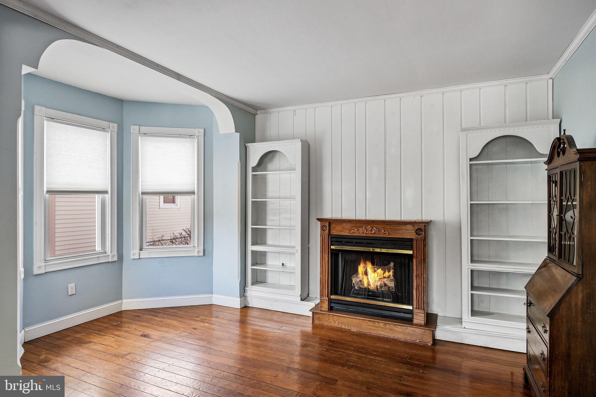 116 Lippincott Avenue Riverside, NJ 08075 - Photo 9 of 34 Living room/fireplace