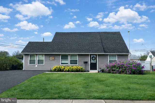 $450,000 | 5 June Road, Levittown, PA 19056