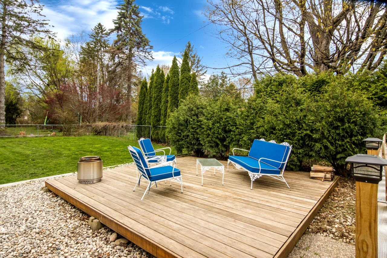 645 Sheridan Road Traverse City, MI 49686 - Photo 7 of 46 1921751-607c5abb-47cc-4e21-8961-e7d950181bd4.JPG