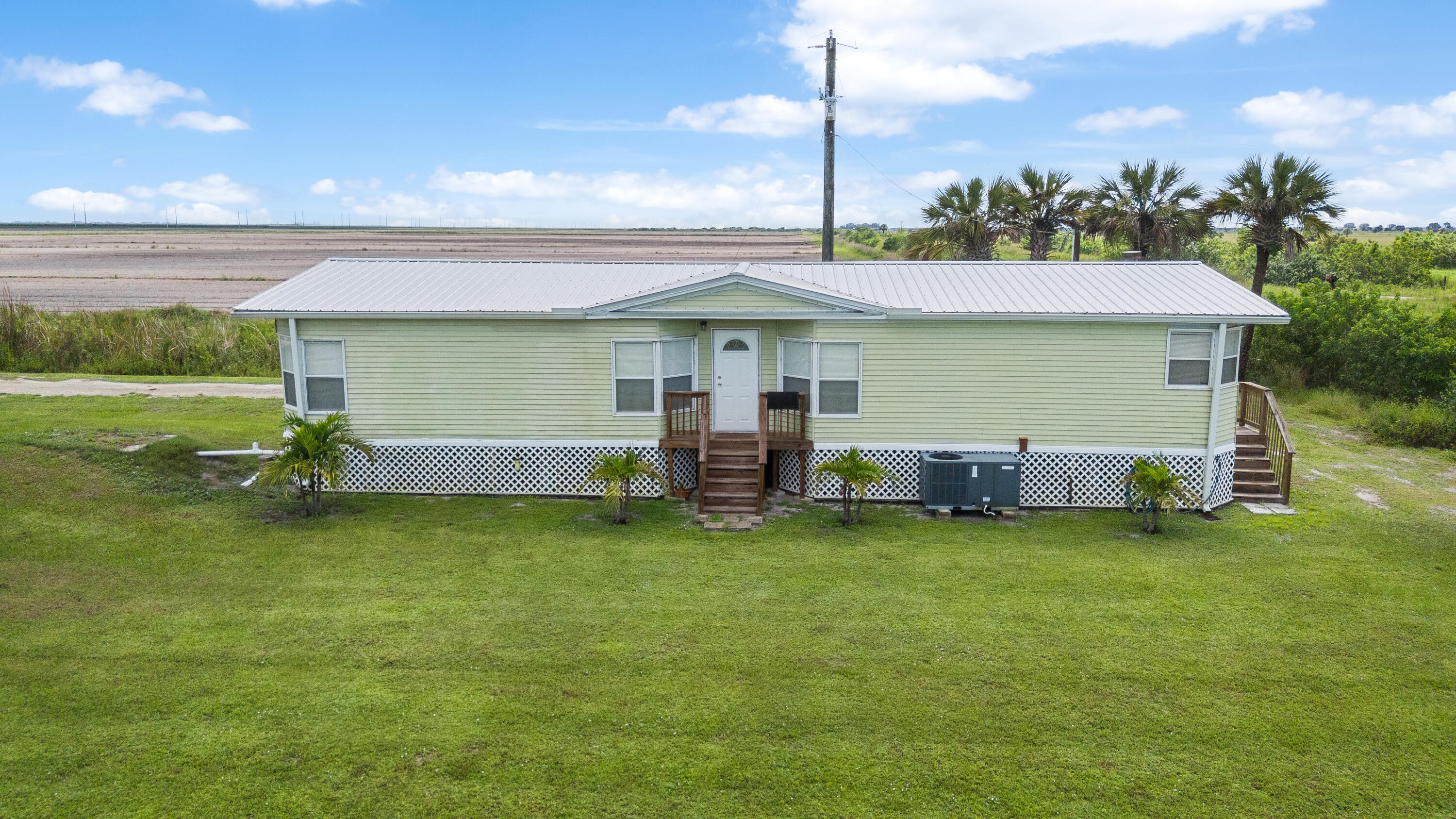 344 Pine Lane Clewiston, FL 33440 - Photo 34 of 43 DJI_20250830112120_0032_D
