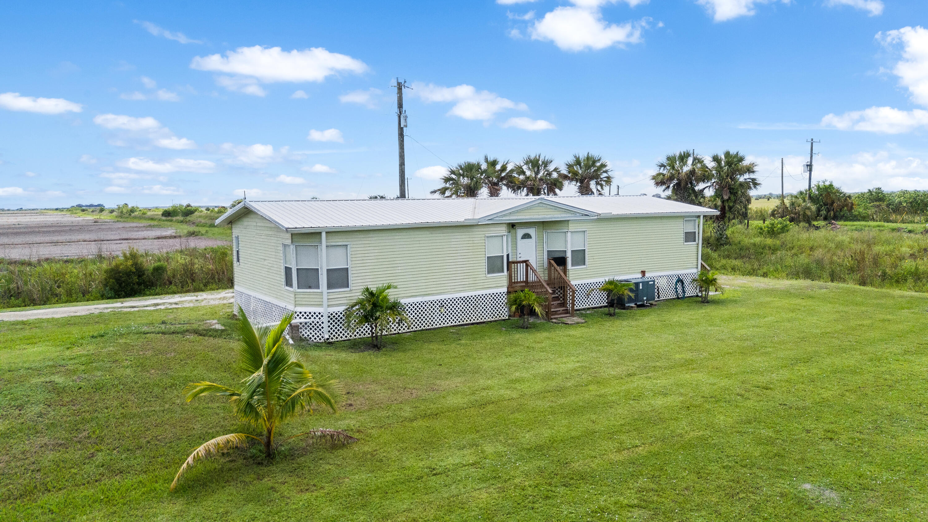 344 Pine Lane Clewiston, FL 33440 - Photo 42 of 43 DJI_20250830112151_0034_D
