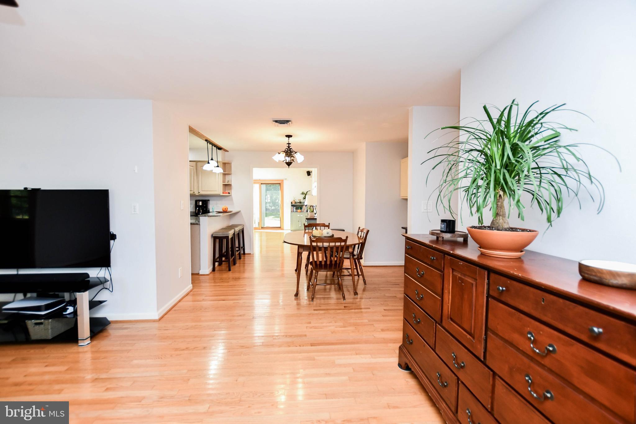 13660 Van Doren Road Manassas, VA 20112 - Photo 8 of 39