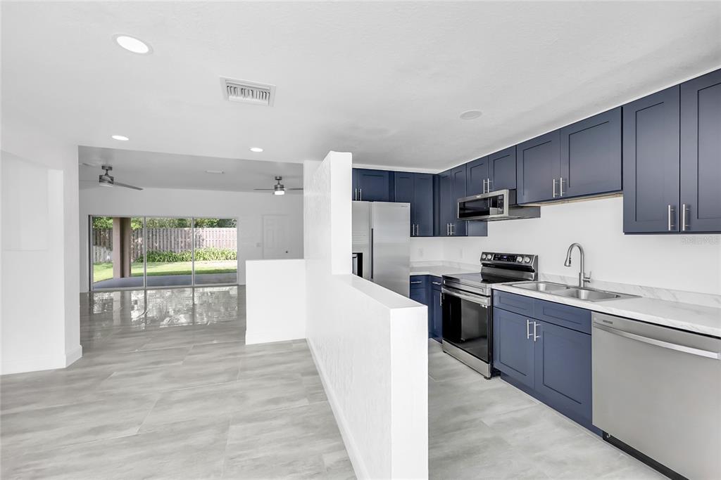 9119 Southeast 120th Loop Summerfield, FL 34491 - Photo 12 of 30