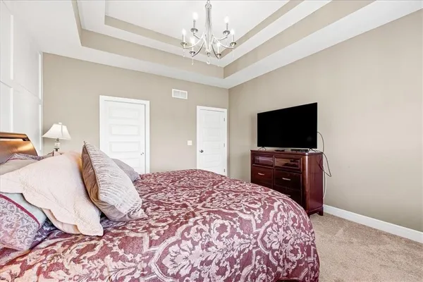$735,000 | 10008 North Revere Court, Kansas City, MO 64154