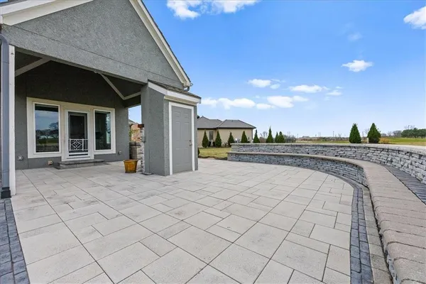 $735,000 | 10008 North Revere Court, Kansas City, MO 64154
