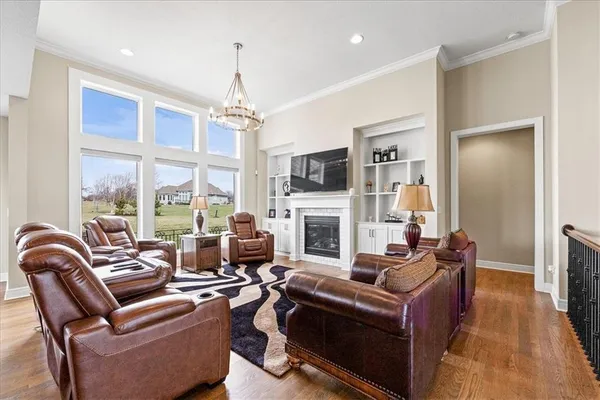 $735,000 | 10008 North Revere Court, Kansas City, MO 64154