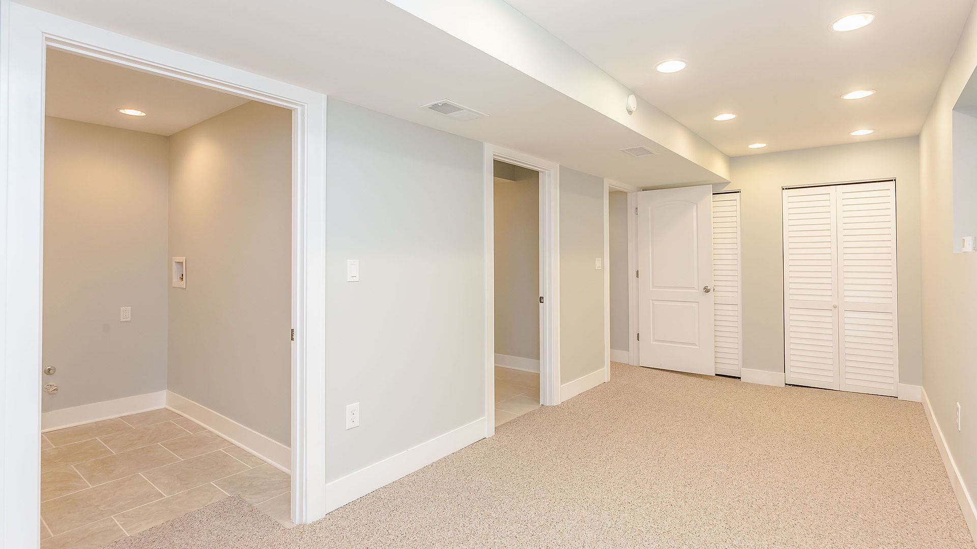 1159 West 112th Street Chicago, IL 60643 - Photo 18 of 27 an empty room with closet and windows