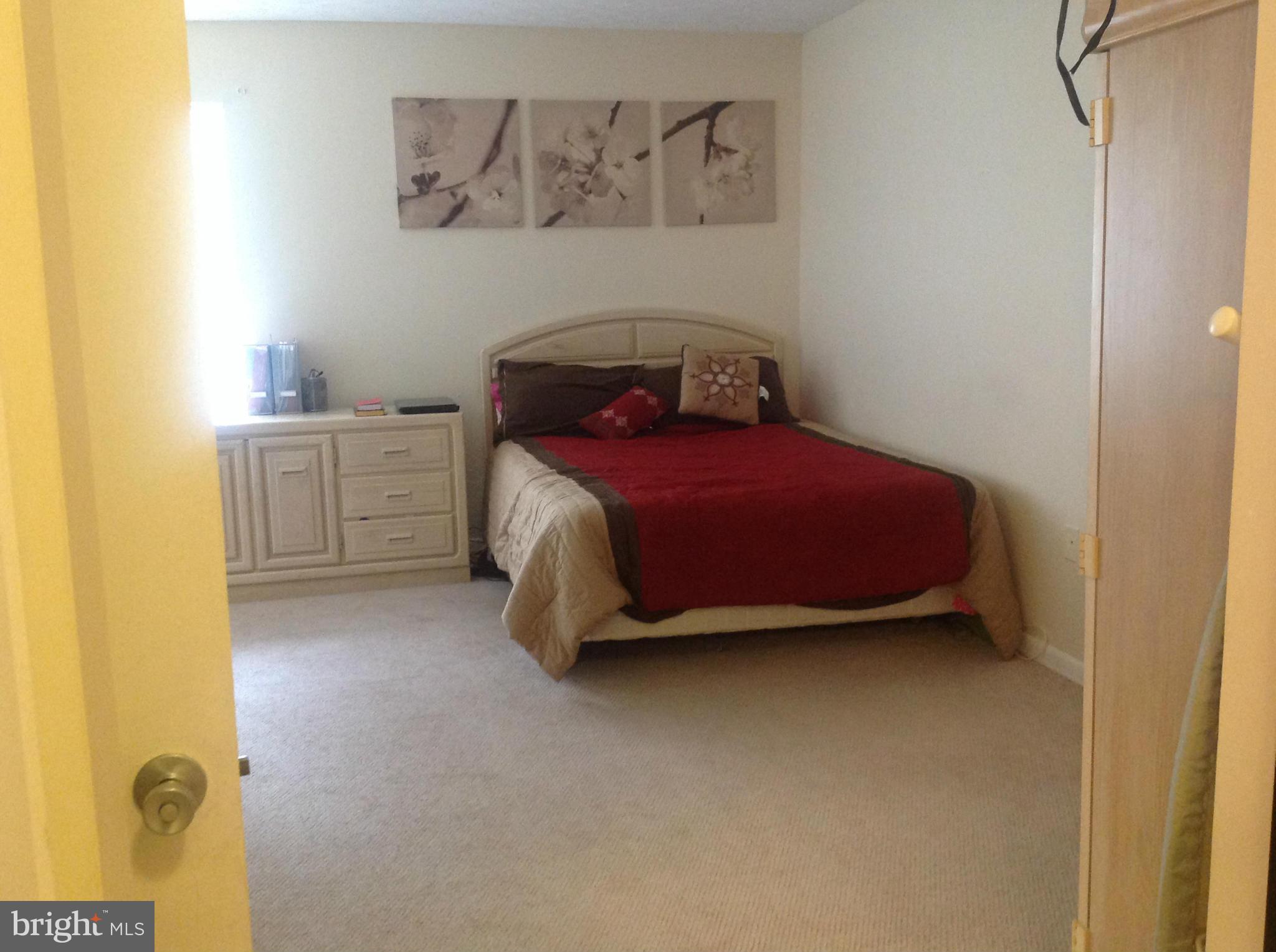 7929 Mandan Road, Unit 641 Greenbelt, MD 20770 - Photo 13 of 17 Living Room