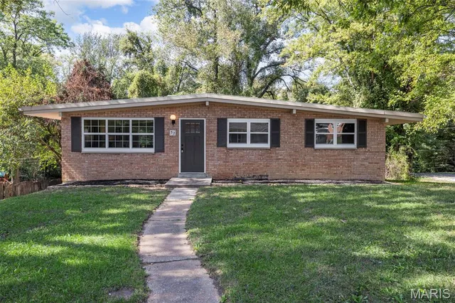 $210,000 | 57 Cheshire Drive, Belleville, IL 62223