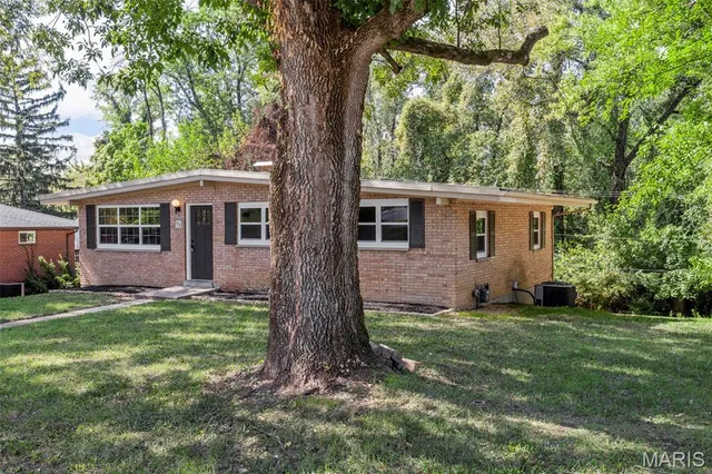 $210,000 | 57 Cheshire Drive, Belleville, IL 62223