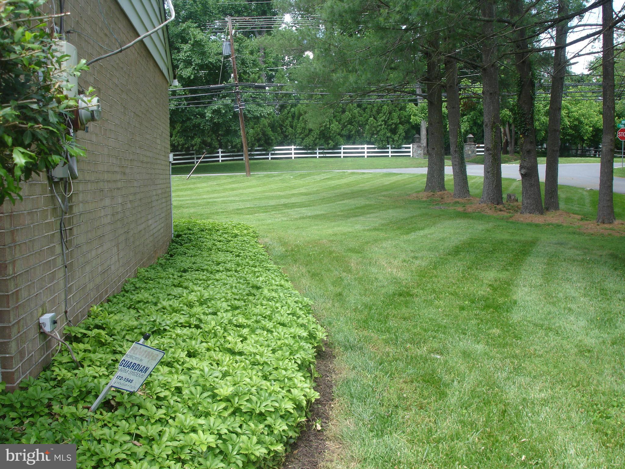 9519 Falls Road Potomac, MD 20854 - Photo 21 of 22 yard