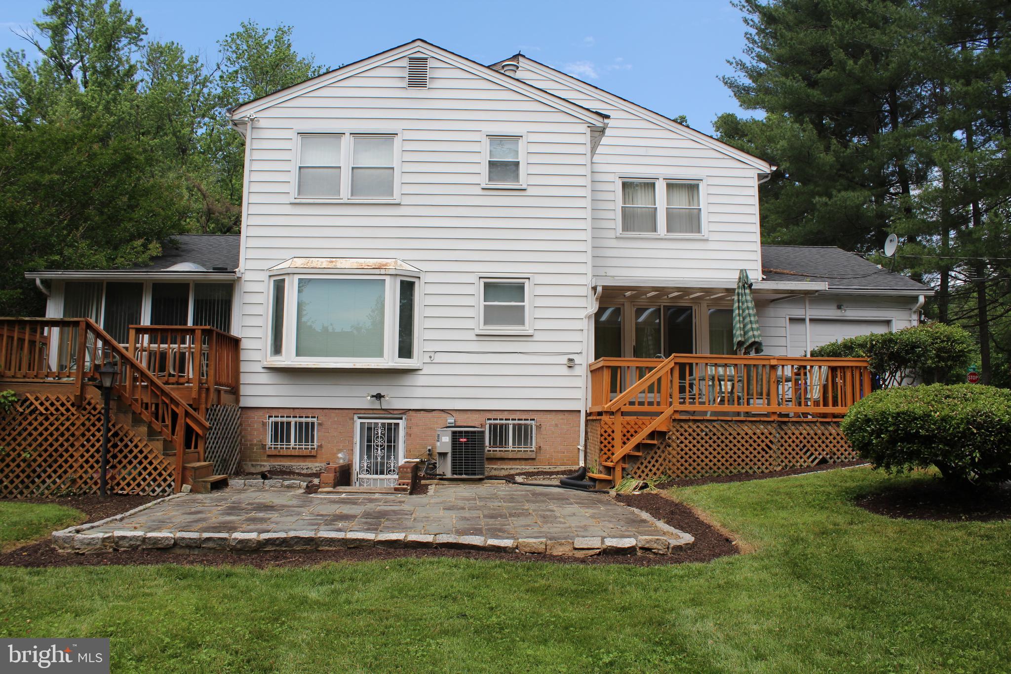 9519 Falls Road Potomac, MD 20854 - Photo 6 of 22 rear view