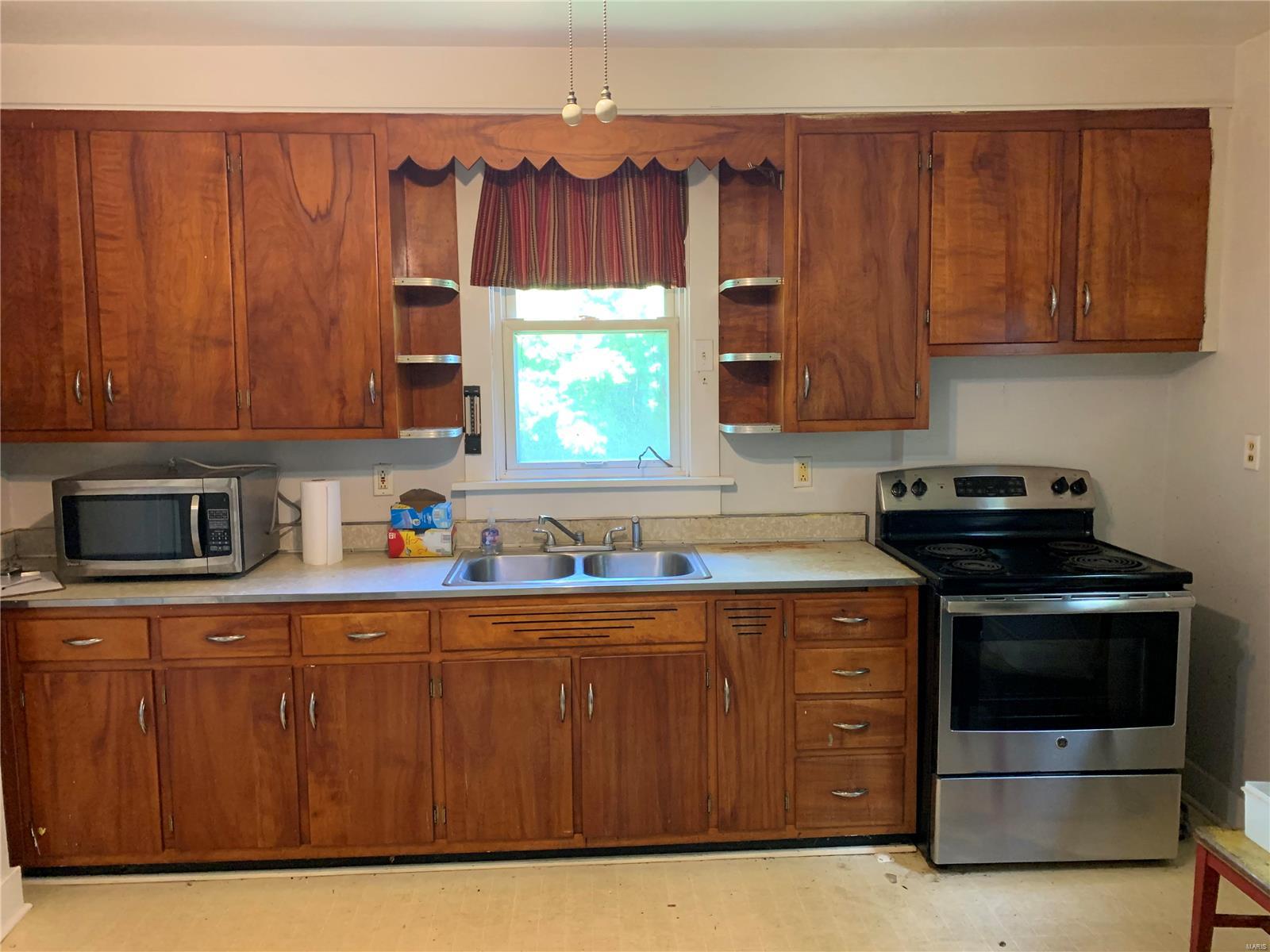 324 Liberty Street Edwardsville, IL 62025 - Photo 3 of 12