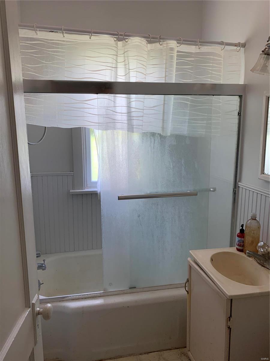 324 Liberty Street Edwardsville, IL 62025 - Photo 5 of 12