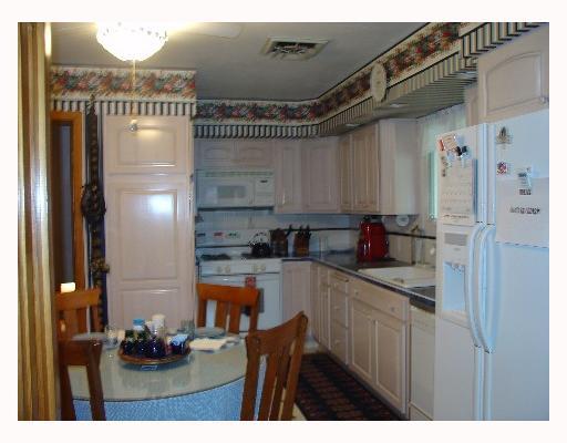 954 McKnight Road Indiana, PA 15701 - Photo 2 of 11 Kitchen.