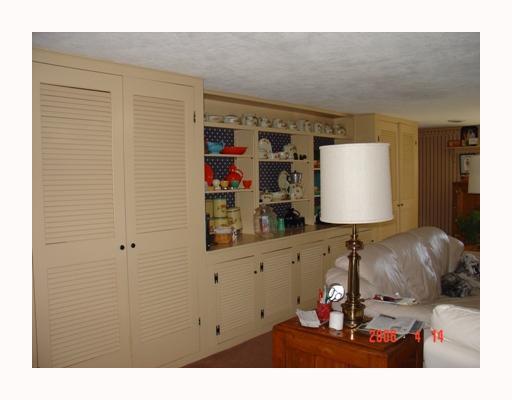 954 McKnight Road Indiana, PA 15701 - Photo 6 of 11 Den/Family/Great Room.
