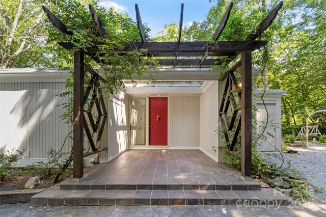 $419,000 | 141 Wildflower Road, Spruce Pine, NC 28777