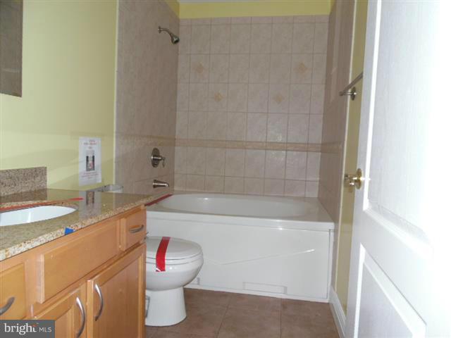 10941 Baskerville Road Reisterstown, MD 21136 - Photo 17 of 21 Bath (Master)