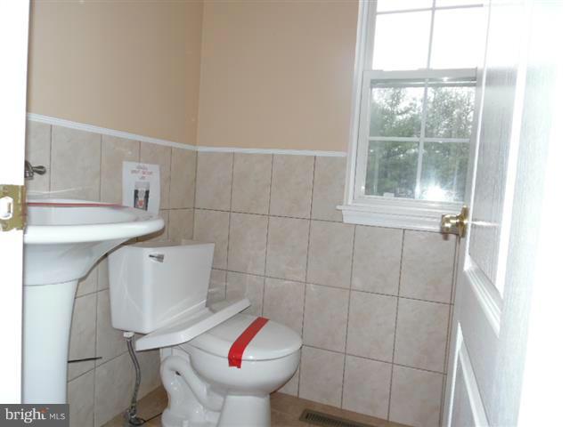 10941 Baskerville Road Reisterstown, MD 21136 - Photo 9 of 21 Bath