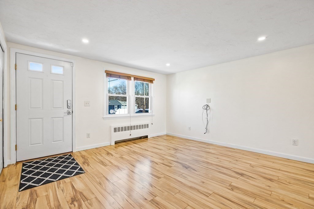 46 Rhodes Circle, Unit 46 Hingham, MA 02043 - Photo 5 of 22 Gallery Image 5