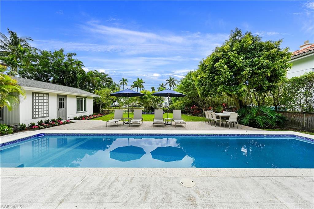 Heated Pool/Fenced Yard/Guest House
