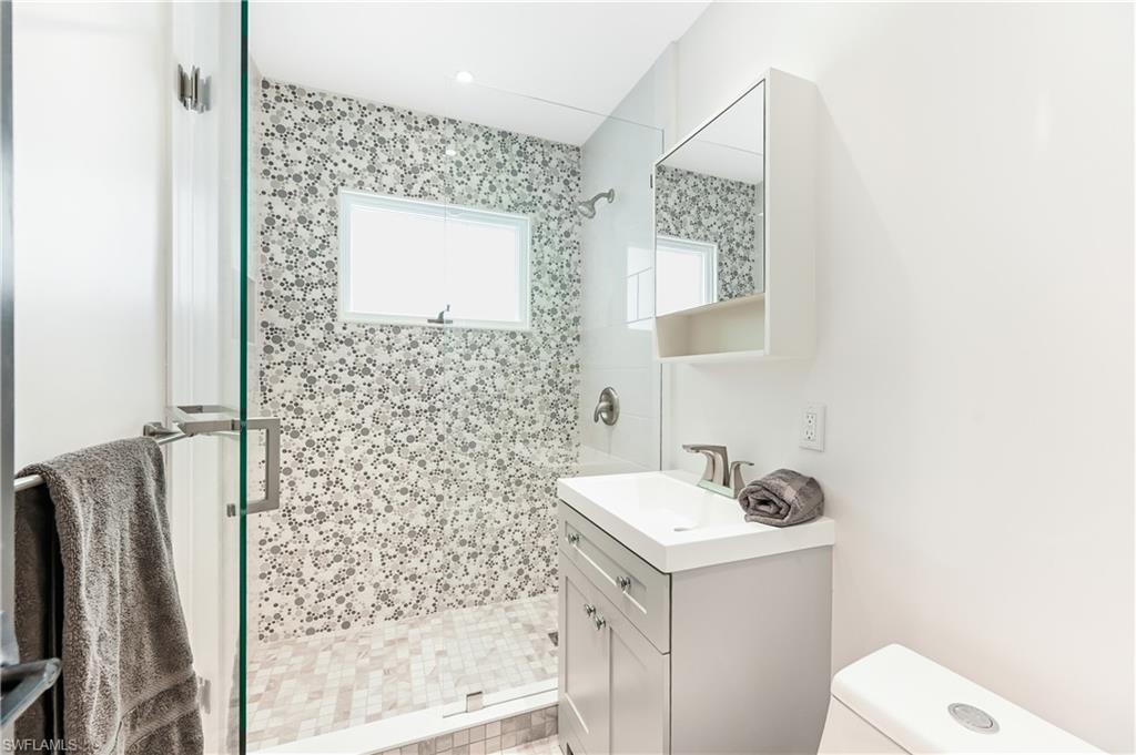 134 16th Avenue South Naples, FL 34102 - Photo 22 of 32 Guest Bath