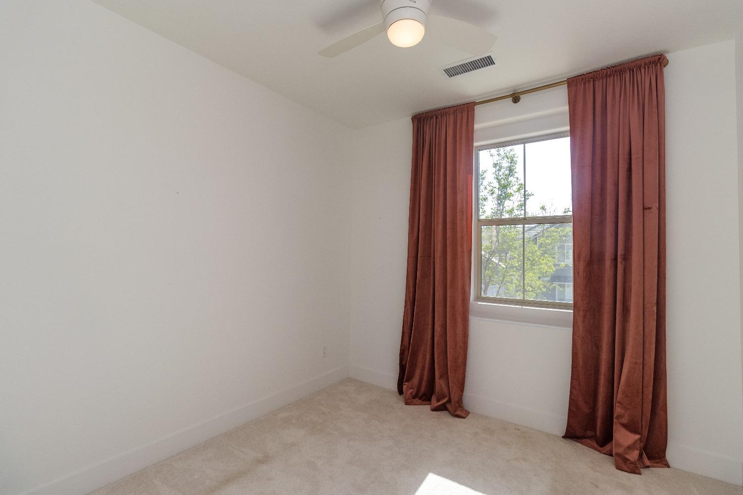 4344 Oak Knoll Road Madera, CA 93636 - Photo 21 of 33 a view of an empty room and window