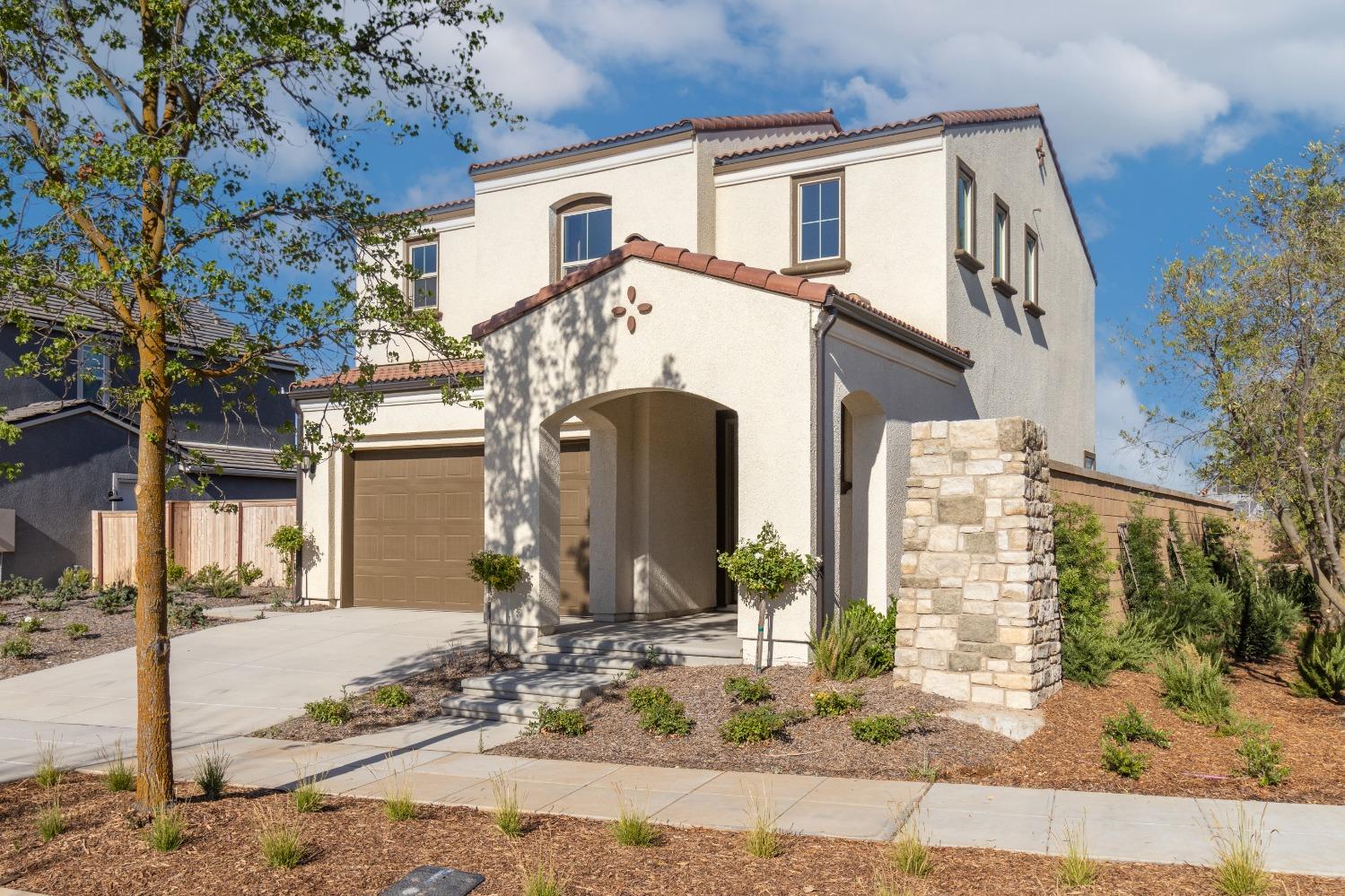 4344 Oak Knoll Road Madera, CA 93636 - Photo 3 of 33 a view of a white building among the street