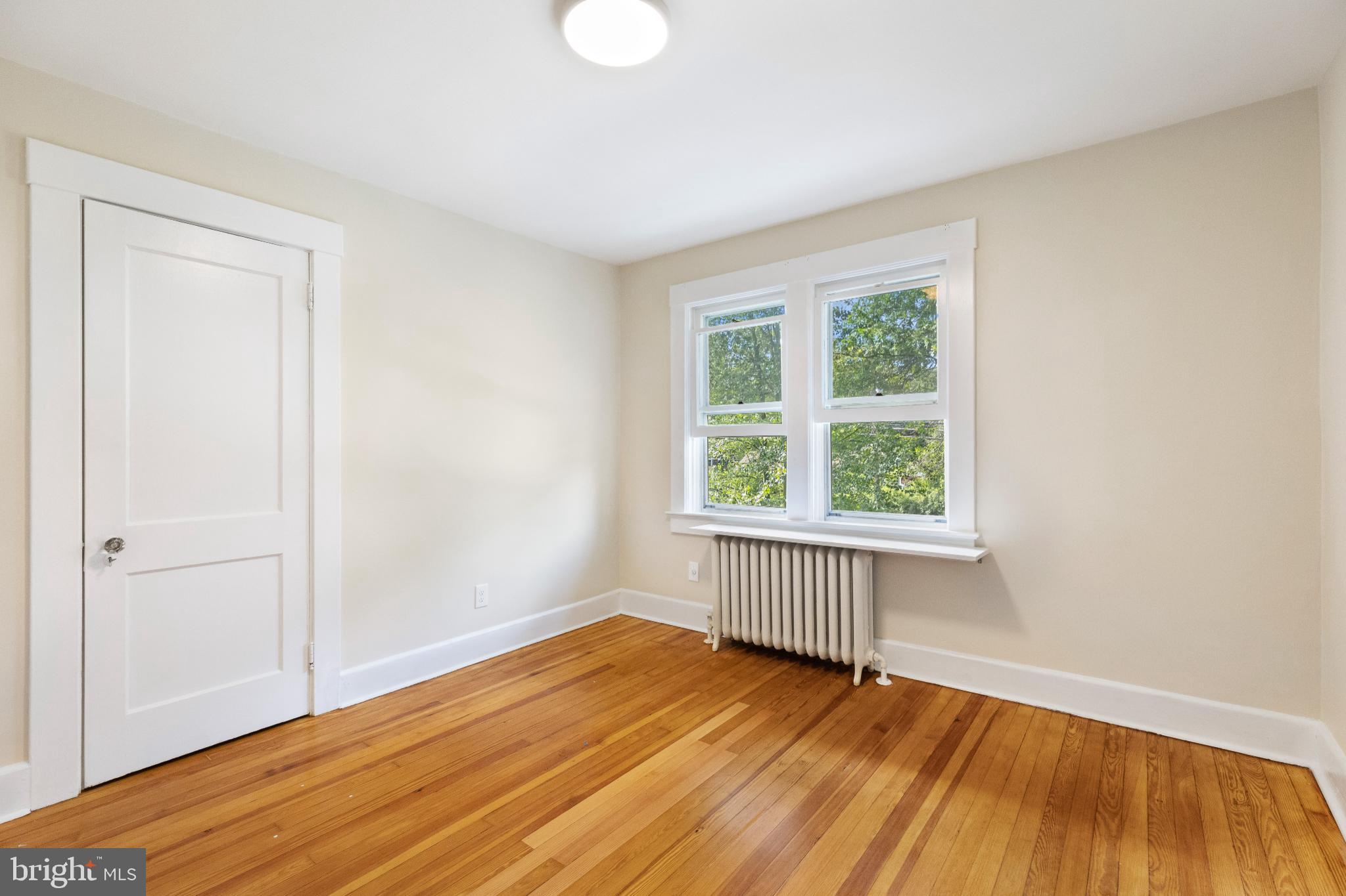 219 Washington Street Princeton, NJ 08540 - Photo 15 of 22 Bright and airy room with classic charm.