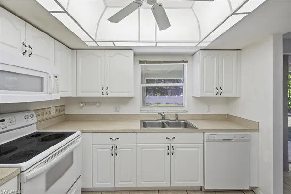 $1,800 | 826 Southeast 5th Court, Cape Coral, FL 33990