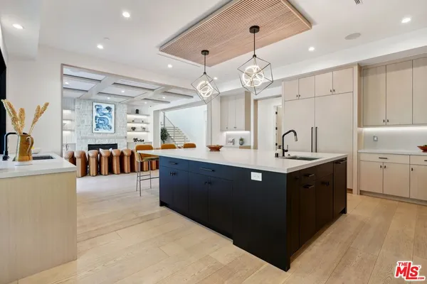 $36,500 | 5124 Calvin Avenue, Tarzana, CA 91356