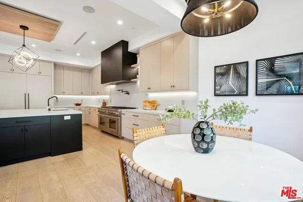 $36,500 | 5124 Calvin Avenue, Tarzana, CA 91356