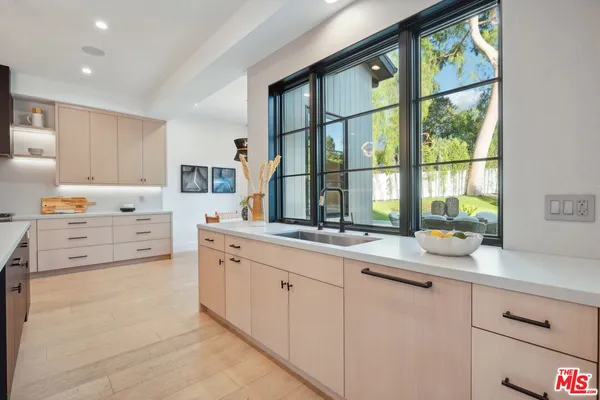 $36,500 | 5124 Calvin Avenue, Tarzana, CA 91356